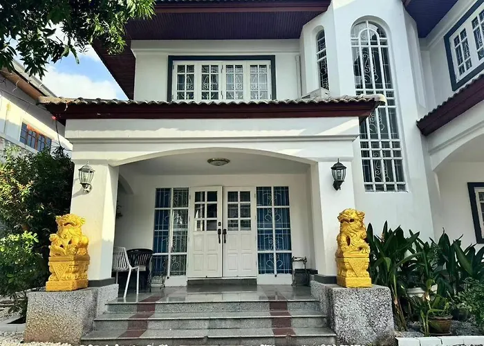 芭提雅南路4卧4卫 Blue Star Pool Villa 近步行街和夜市